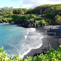 Waianapanapa Black Sand Beach