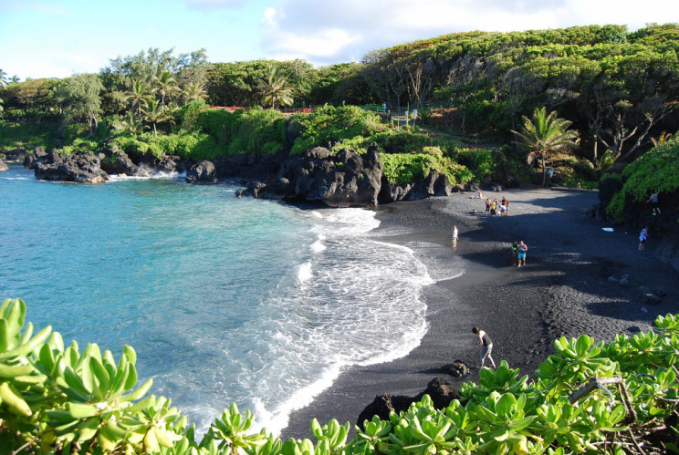 Waianapanapa Black Sand Beach, Maui Hawaii - photography by Jenny SW Lee
