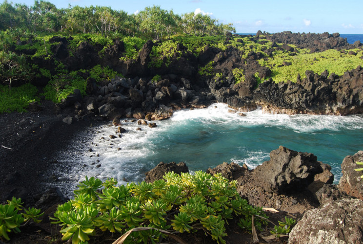 Waianapanapa Black Sand Beach, Maui Hawaii - photography by Jenny SW Lee