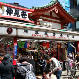 Senso-ji Temple and Marketplace | Photography by Jenny S.W. Lee