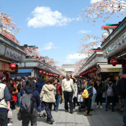 Senso-ji Temple and Marketplace | Photography by Jenny S.W. Lee