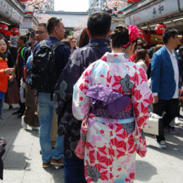 Senso-ji Temple and Marketplace | Photography by Jenny S.W. Lee