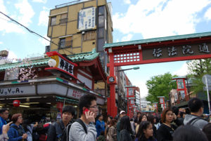 Senso-ji Temple and Marketplace | Photography by Jenny S.W. Lee