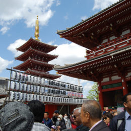Senso-ji Temple and Marketplace | Photography by Jenny S.W. Lee