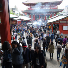 Senso-ji Temple and Marketplace | Photography by Jenny S.W. Lee