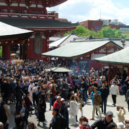 Senso-ji Temple and Marketplace | Photography by Jenny S.W. Lee