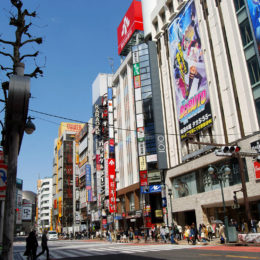 Shibuya Crossing, Tokyo Japan | Photography by Jenny S.W. Lee