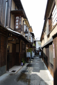 Kiyomizu Temple and street, Kyoto | Photography by Jenny S.W. Lee