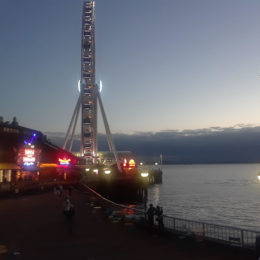 Seattle Great Wheel at the evening