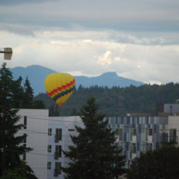 Hot air balloon floating over Redmond (July 2020)