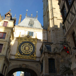 Gros Horloge | Photography by Jenny S.W. Lee