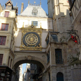 Gros Horloge | Photography by Jenny S.W. Lee