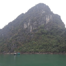 Ha Long Bay, Vietnam | Photography by Jenny S.W. Lee