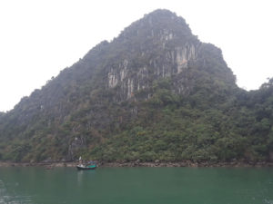 Ha Long Bay, Vietnam | Photography by Jenny S.W. Lee