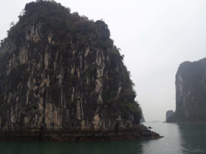 Ha Long Bay, Vietnam | Photography by Jenny S.W. Lee