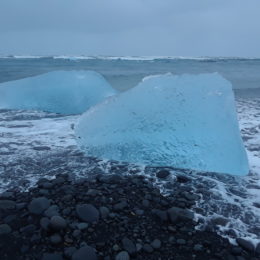 Diamond Beach in Iceland | Photography by Jenny SW Lee