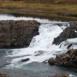 Barnafoss Waterfall, Iceland | Photography by Jenny SW Lee