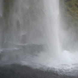 Seljalandsfoss Waterfall, Iceland | Photography by Jenny SW Lee