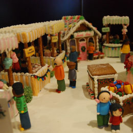 Gingerbread Lane 30th Anniversary - Hyatt Regency | Vancouver, BC | Photography by Jenny S.W. Lee