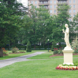 Halifax Public Gardens | Photography by Jenny SW Lee